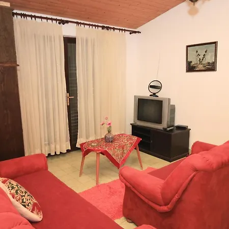 With A Parking Space - 7541 Rogoznica (Sibenik-Knin)
