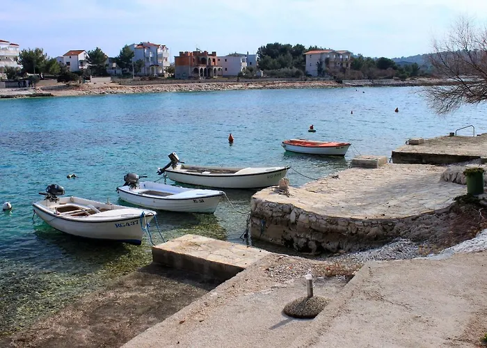 Apartament With Parking Space - 7541 Rogoznica (Sibenik-Knin)