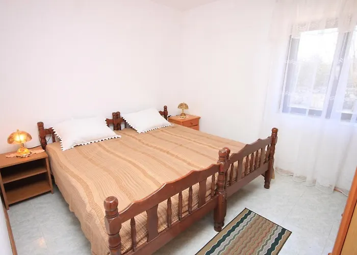 Apartament With Parking Space - 7541 Rogoznica (Sibenik-Knin)