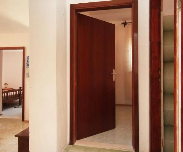 With Parking Space - 7541 Apartamento Rogoznica (Sibenik-Knin)